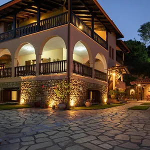 Vetrinos Apartment